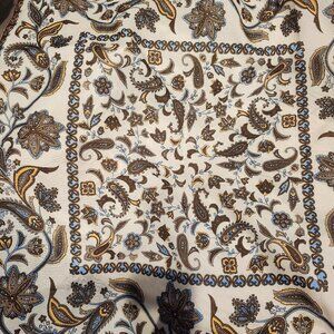 VTG SQUARE  SCARF PRINT MADE IN ITALY 31 X 31"